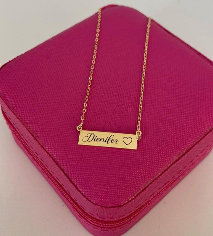 colar com chapinha e nome